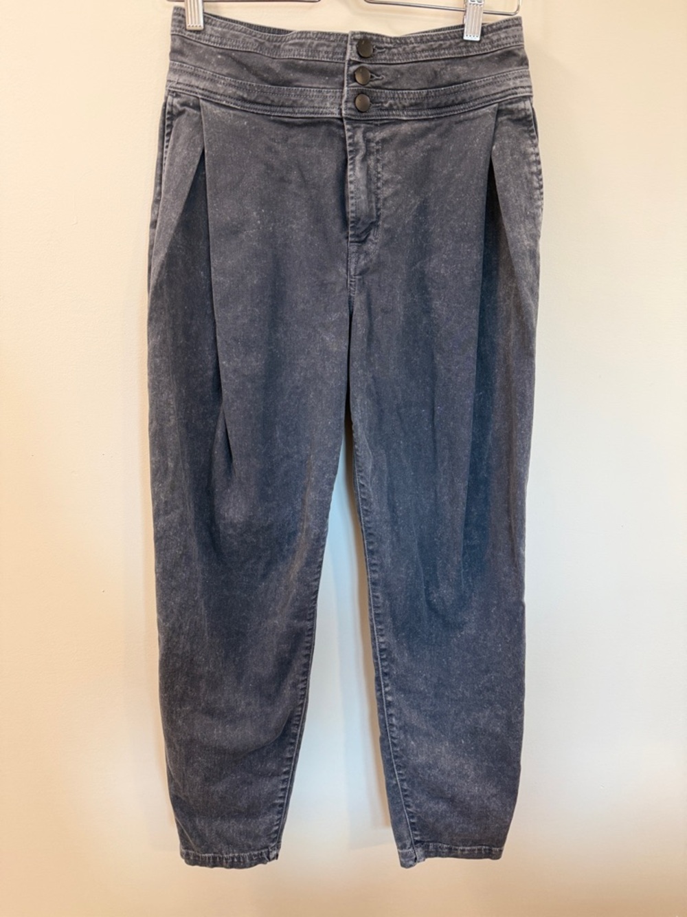 J Brand Gray Distressed Pleated Pants High Rise Tapered - Size 26